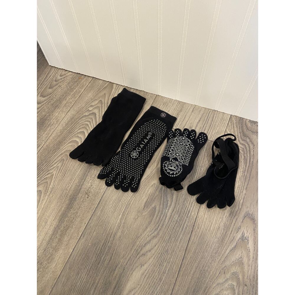 GAIAM SUPER GRIPPY CLASSIC YOGA SOCKS - 2 PACK, COLOR -BLACK, ONE SIZE FITS MOST